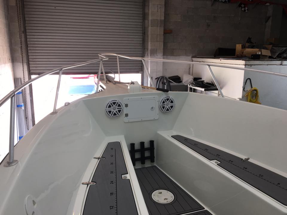 jl audio marine stereo system and custom fabrication