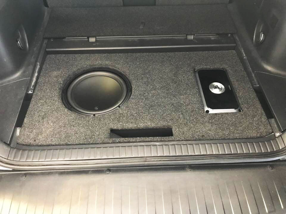 Toyota Rav4 Jl Audio Subwoofer And Vxi Amplifier Car Stereo