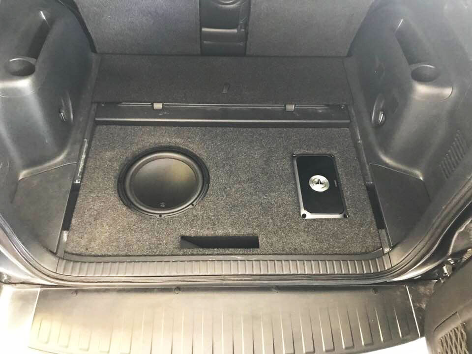 Toyota Rav4 JL Audio Subwoofer and VXi Amplifier Car Stereo